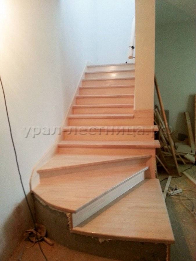 Обшивка бетонной лестницы массивом бука